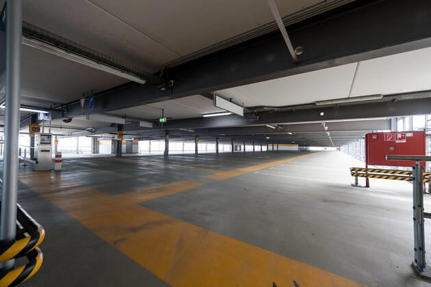 Effects Corona Munich Airport In the picture Parking garage P20 empty leave level 8 no car car vehicle Munich Airport Munich Bavaria Germany Copyright: Passion2Press MarkusxFischerx