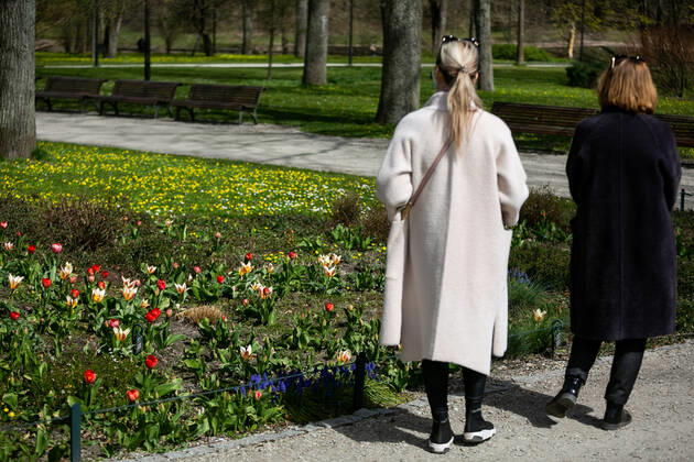 2020-04-21 Vilnius Lithuania. people enjoy warm and sunny Tuesday afternoon in Vilnius during quarantine. Vilnius Lithuania Copyright: xZygimantasxGedvilax lithuania lifestyle city