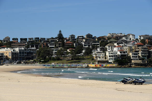 AUSTRALIA CORONAVIRUS BONDI BEACH, A closed Bondi Beach in Sydney, Wednesday, April 22, 2020. Sydney s iconic Bondi Beach will partially open to swimmers and surfers next week as more beaches in NSW begin easing COVID-19 restrictions.( NO ARCHIVING, EDITORIAL USE ONLY, NO USE IN BOOKS WITHOUT CONSENT SYDNEY NSW AUSTRALIA  Copyright: xJOELxCARRETTx 20200422001464678597