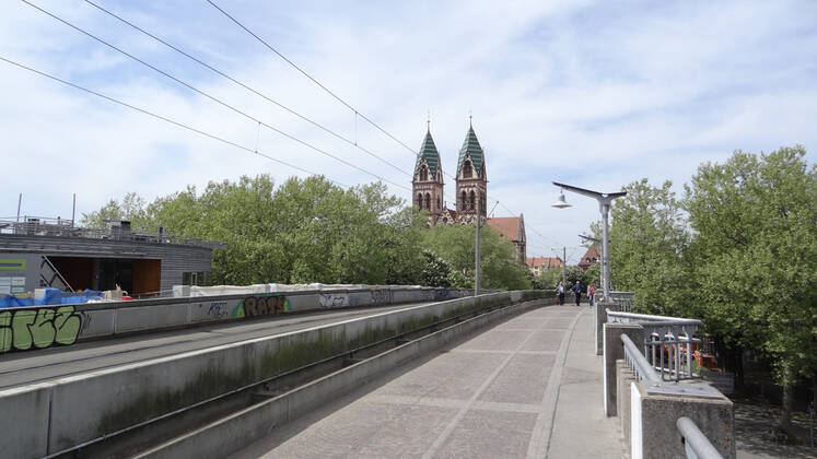 Freiburg Themed picture medicine View from the Stühlinger bridge at the main station to the Stühlinger church The long and silent way back to everyday life Like here in Freiburg life starts pulsating again Themed picture medicine Coronavirus Copyright: xHahnex Eibner-Pressefotox EP_joha
