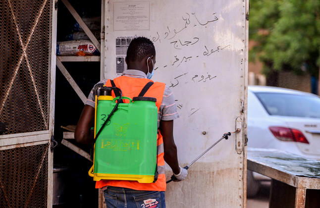 April 21, 2020, Khartoum, Khartoum, Sudan: Sudanese spray disinfectant as a preventive measure amid fears of the spread of the coronavirus disease (COVID-19) in Khartoum, Sudan, on April 21, 2020 Khartoum Sudan - ZUMAap3_ 20200421_zaf_ap3_128 Copyright: xFaizxAbuxBakrx