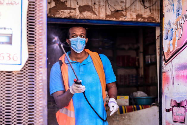 April 21, 2020, Khartoum, Khartoum, Sudan: Sudanese spray disinfectant as a preventive measure amid fears of the spread of the coronavirus disease (COVID-19) in Khartoum, Sudan, on April 21, 2020 Khartoum Sudan - ZUMAap3_ 20200421_zaf_ap3_132 Copyright: xFaizxAbuxBakrx