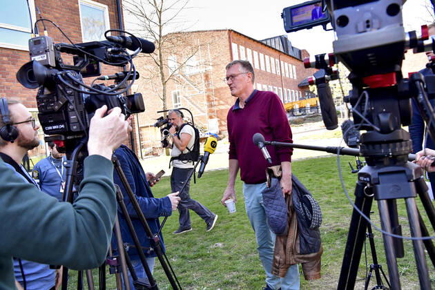 State epidemiologist Anders Tegnell of the Public Health Agency of Sweden doing interviews after the daily news conference on the coronavirus, Covid 19 situation in Stockholm, Sweden, April 22, 2020 STOCKHOLM Sweden x10030x,  Copyright: xJonasxEkströmer TTx SWEDEN CORONA