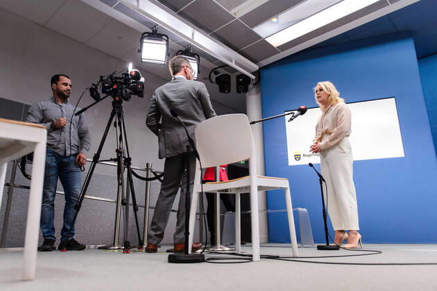 200422 Lena Hallengren, Minister for Health and Social Affairs, speaks with media after a press conference with the government of Sweden regarding the coronavirus, Covid 19, on April 22, 2020 in Stockholm Photo Maxim ThorÃ BILDBYRAN kod MT bbeng presskonferens regeringen politik corona virus coronaviruset covid 19 press conference public events coronavirus,  Copyright: MAXIMxTHORE 0047207689st