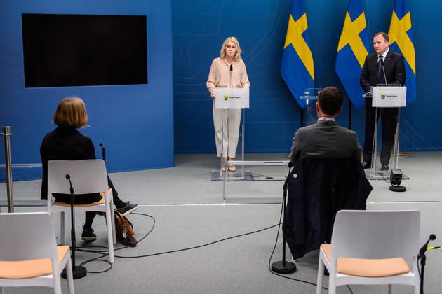 200422 Lena Hallengren, Minister for Health and Social Affairs, and Stefan Löfven, Prime Minister of Sweden, during a press conference with the government of Sweden regarding the coronavirus, Covid 19, on April 22, 2020 in Stockholm Photo Maxim ThorÃ BILDBYRAN kod MT bbeng presskonferens regeringen politik corona virus coronaviruset covid 19 press conference public events coronavirus,  Copyright: MAXIMxTHORE 0047207703st