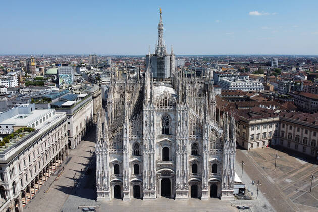 Italy, MilanTown, Milano Cittˆ, during restrictions due to the Coronavirus Covid-19, Piazza Duomo square, skyline, landscape