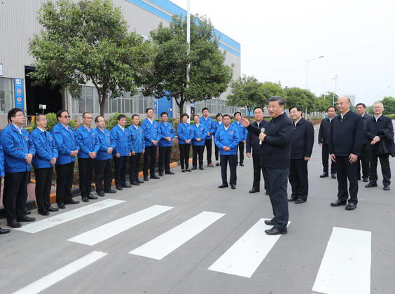 (200423) -- XI AN, April 23, 2020 -- Chinese President Xi Jinping, also general secretary of the Communist Party of China Central Committee and chairman of the Central Military Commission, visits Shaanxi Automobile Holding Group in Xi an, capital of northwest China s Shaanxi Province, April 22, 2020. Xi on Wednesday inspected the city of Xi an during his trip to northwest China s Shaanxi Province. ) CHINA-SHAANXI-XI AN-XI JINPING-INSPECTION (CN) JuxPeng 