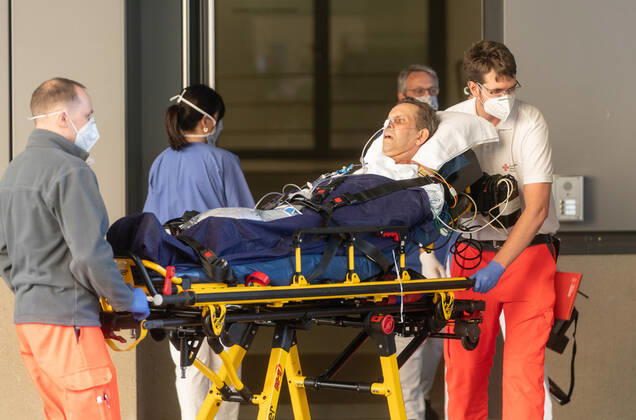 French corona patient recovers A corona patient, a 52-year-old Frenchman, who was flown from Alsace to Dresden on the afternoon of April 2, left Dresden University Hospital on Wednesday. He was flown from Dresden Airport to his home country in a Learjet of the German Air Rescue DLR.