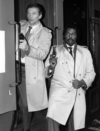 NIGHT HEAT, (from left): Scott Hylands, Eugene Clark, 1985-89. Alliance Entertainment Courtesy: Everett Collection Alliance Entertainment Courtesy: Everett Collection !ACHTUNG AUFNAHMEDATUM GESCHÃ„TZT! PUBLICATIONXNOTxINxCANxCHNxFRAxITAxJPNxNORxPOLxRUSxESPxUKxUSA Copyright: xCourtesyxEverettxCollectionx TBDNIHE EC003