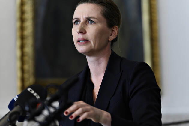 Prime Minister Mette Frederiksen S speaks to the press following a party leadership meeting on reopening in Christiansborg, Thursday, April 23, 2020 Party leaders meet on test strategy and further process ahead of phase two of reopening Denmark after covid 19 shutdowns, Copenhagen Denmark,  Copyright: PhilipxDavali PhilipxDavalix cop105 spdk20200423-152841-L