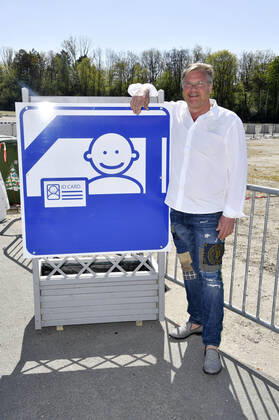 Michael Roden, 1 Chairman of the Showmens Association Berlin The central fairground at Kurt Schumacher Damm 207 becomes the first corona test station in Berlin Berlin, 23 04 2020 Foto:xF.xKernx xFuturexImage