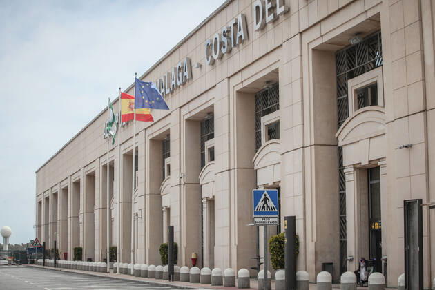 April 23, 2020: 23 April 2020 (Malaga) The state of alarm decreed by the government of Spain has enabled Malaga airport to have a desolate empty landscape and desert of travelers and tourists due to the crisis of the coronavirus - ZUMAc161 20200423_zap_c161_009 Copyright: xLorenzoxCarnerox