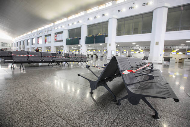 April 23, 2020: 23 April 2020 (Malaga) The state of alarm decreed by the government of Spain has enabled Malaga airport to have a desolate empty landscape and desert of travelers and tourists due to the crisis of the coronavirus - ZUMAc161 20200423_zap_c161_010 Copyright: xLorenzoxCarnerox