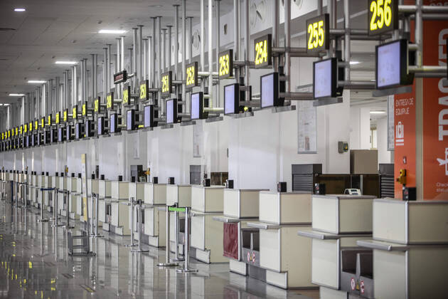 April 23, 2020: 23 April 2020 (Malaga) The state of alarm decreed by the government of Spain has enabled Malaga airport to have a desolate empty landscape and desert of travelers and tourists due to the crisis of the coronavirus - ZUMAc161 20200423_zap_c161_032 Copyright: xLorenzoxCarnerox