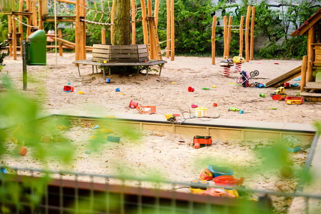 April 23, 2020: An empty playground with children s toys can be seen, a few days before the playgrounds in Berlin are to be gradually reopened from April 30th, the mayors of all twelve Berlin districts have agreed. Like many other public places, the playgrounds were closed due to distance and hygiene rules to contain the corona pandemic. - ZUMAs172 20200423_zap_s172_027 Copyright: xJanxScheunertx