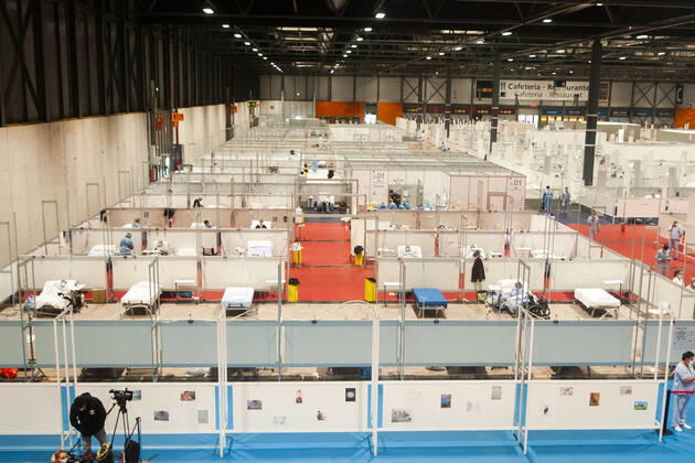 In the makeshift hospital set up for corona patients at the IFEMA exhibition centre, on World Book Day, Don Quixote will be read Day 35 since the Spanish government declared a state of emergency because of the corona crisis Madrid, 23 04 2020 Reading at IFEMA Hospital  Foto:xDyDxFotografosx xFuturexImage
