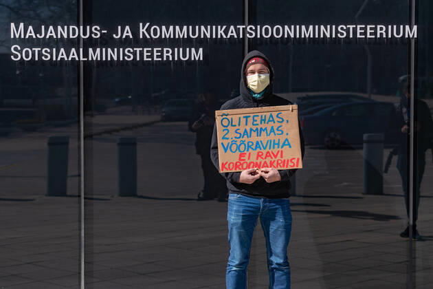 23.04.2020, Tallinn. Valitsuse tegevust kritiseeriv meeleavaldus superministeeriumi ees. Demonstration criticizing government action in front of the ministries building. Foto Mihkel Maripuu, Postimees Tallinn Harjumaa Estonia  Copyright: xMihkelxMaripuux