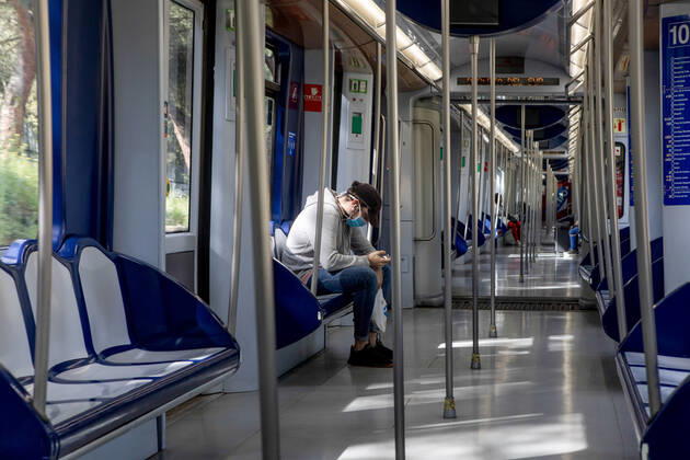 April 24, 2020, Madrid, Spain: A nearly empty Metro line during the covid 19 crisis..Day 41 of the state of alarm due to the Coronavirus health crisis. Spain has had more than 200,000 confirmed cases of COVID-19 and over 20,000 reported deaths. Daily deaths from coronavirus have dropped in the last 24 hours to 367, the lowest rate in a month. Madrid Spain - ZUMAs197 20200424_zaa_s197_211 Copyright: xGuillermoxGutierrezx