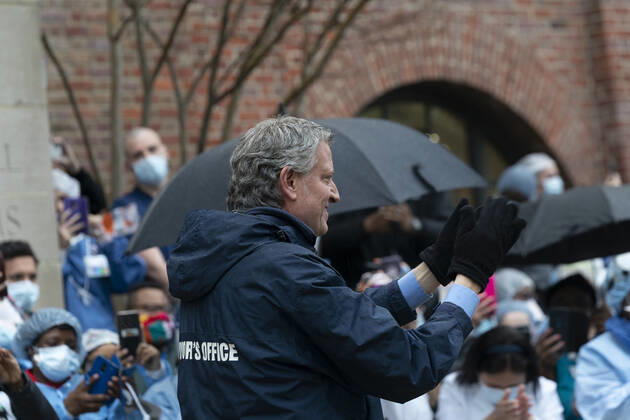 Daily life in New York amid COVID-19 pandemic Mayor Bill de Blasio and first lady Chirlane McCray thanking nurses, doctors, medical staff for their work during COVID-19 at Kings County Hospital New York New York United States Copyright: LevxRadin