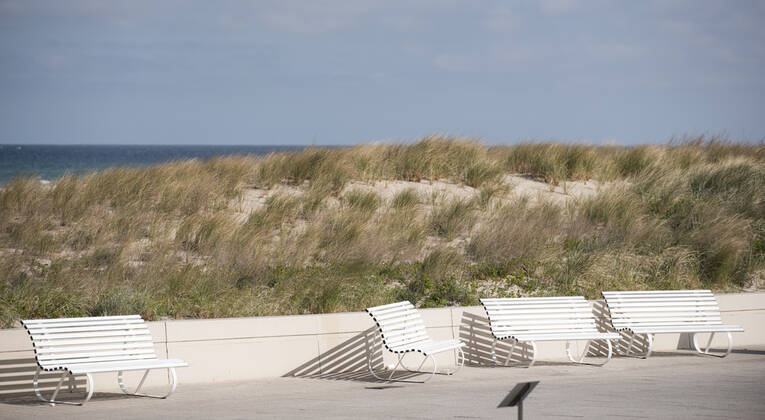 The empty Baltic Sea beach on Sunday in Rostock Warnemünde, Mecklenburg Vorpommern Rostock Waenemünde Copyright: FrankxHormannx xnordlicht