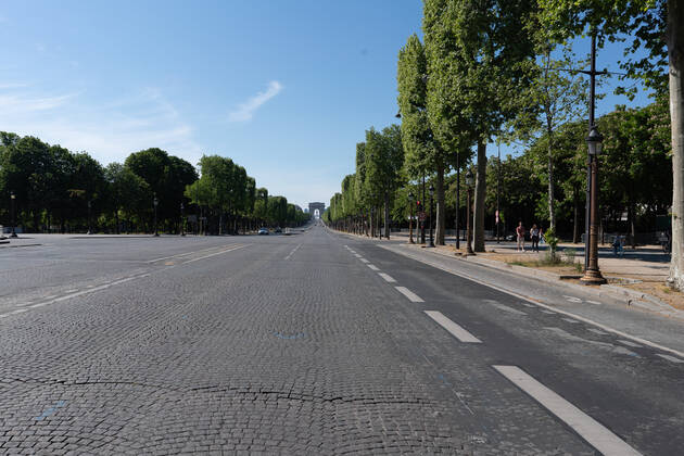April 26, 2020, Paris, FR: (INT) Covid-19:Empty Paris. April 26,2020, Paris,France:Some touristic hotspots in Paris city like Cafe Les Deux Magots, Arc de Triomphe et Champs-Elysees, Champs-Elysees, Jardin du Luxembours, Pont Alexandre III, La Sorbonne , Marche aux puces,Montmartre street continued to be very empty during this covid-19 pandemic this Sunday. ..Credit: Thenews2 Paris - ZUMAn293 20200426_znp_n293_003 Copyright: xEricxBrommex