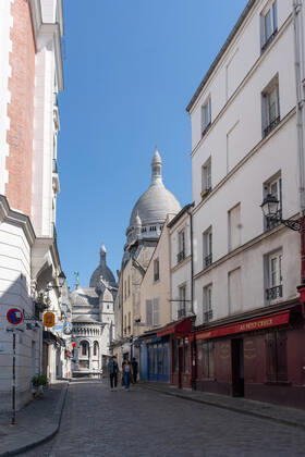 April 26, 2020, Paris, FR: (INT) Covid-19:Empty Paris. April 26,2020, Paris,France:Some touristic hotspots in Paris city like Cafe Les Deux Magots, Arc de Triomphe et Champs-Elysees, Champs-Elysees, Jardin du Luxembours, Pont Alexandre III, La Sorbonne , Marche aux puces,Montmartre street continued to be very empty during this covid-19 pandemic this Sunday. ..Credit: Thenews2 Paris - ZUMAn293 20200426_znp_n293_015 Copyright: xEricxBrommex