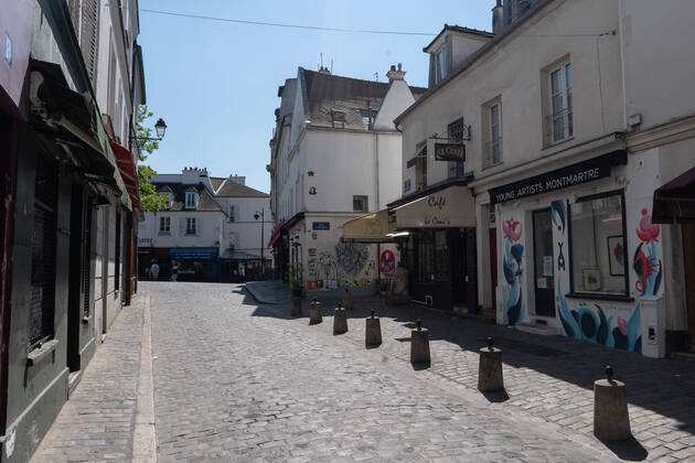 April 26, 2020, Paris, FR: (INT) Covid-19:Empty Paris. April 26,2020, Paris,France:Some touristic hotspots in Paris city like Cafe Les Deux Magots, Arc de Triomphe et Champs-Elysees, Champs-Elysees, Jardin du Luxembours, Pont Alexandre III, La Sorbonne , Marche aux puces,Montmartre street continued to be very empty during this covid-19 pandemic this Sunday. ..Credit: Thenews2 Paris - ZUMAn293 20200426_znp_n293_018 Copyright: xEricxBrommex