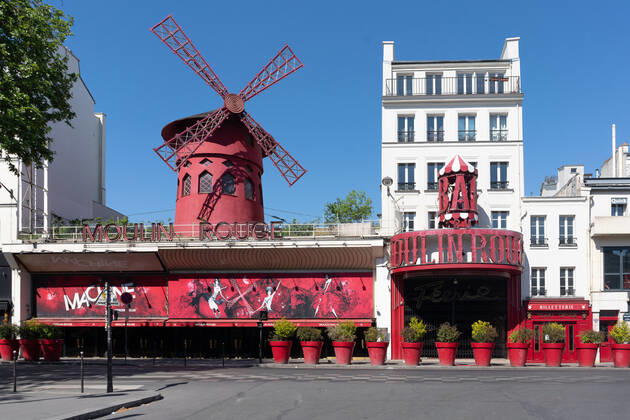 April 26, 2020, Paris, FR: (INT) Covid-19:Empty Paris. April 26,2020, Paris,France:Some touristic hotspots in Paris city like Cafe Les Deux Magots, Arc de Triomphe et Champs-Elysees, Champs-Elysees, Jardin du Luxembours, Pont Alexandre III, La Sorbonne , Marche aux puces,Montmartre street continued to be very empty during this covid-19 pandemic this Sunday. ..Credit: Thenews2 Paris - ZUMAn293 20200426_znp_n293_019 Copyright: xEricxBrommex