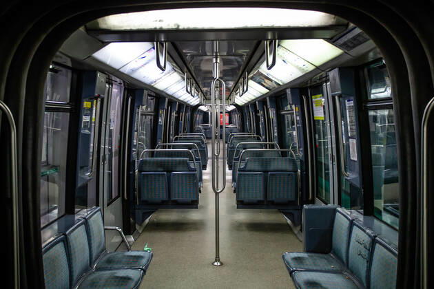 (200426) -- PARIS, April 26, 2020 (Xinhua) -- Photo taken on April 26, 2020 shows an empty subway train in Paris, France. France saw COVID-19 deaths rose by 242 to 22,856 as of Sunday, the lowest daily increase this week, bringing relief to the health system of the country which is planning to lift the lockdown on May 11, data from the Health Ministry showed. (Photo by Aurelien Morissard Xinhua) FRANCE-PARIS-COVID-19-CASES 
