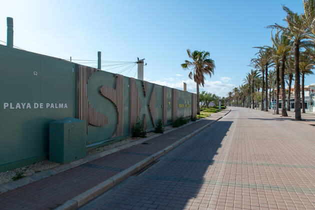 20200426 Children go out of the Home in Mallorca during Corona Lock down PALMA DE MALLORCA, SPAIN APRIL 26 2020 Ballermann 6 Balenario 6 on the Playa de Palma at Children go out of the Home in Mallorca during Corona Lock down on April 26, 2020 in Palma de Mallorca, Palma de Mallorca Baleares Spain