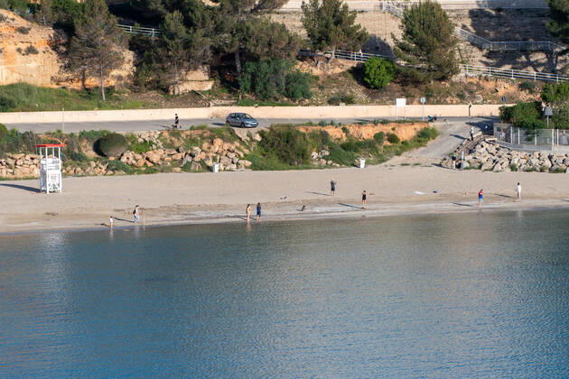 20200426 Children go out of the Home in Mallorca during Corona Lock down PALMA DE MALLORCA, SPAIN APRIL 26 2020 Port Adriano beach at Children go out of the Home in Mallorca during Corona Lock down on April 26, 2020 in Palma de Mallorca, Palma de Mallorca Baleares Spain