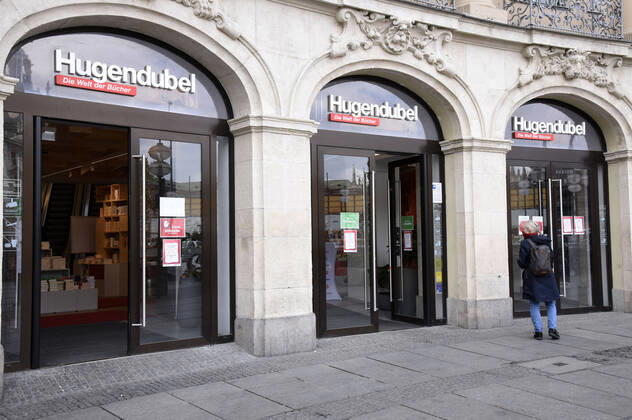 Hugendubel store openings after relaxation of corona restrictions Munich, 27 04 2020 Foto:xS.xAdamx xFuturexImage
