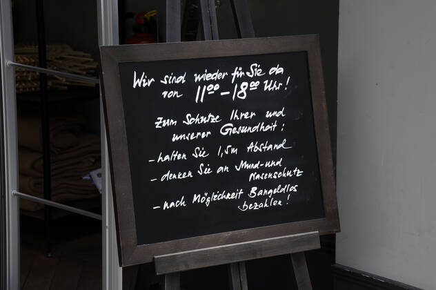 Behavioural guidelines for shop openings after relaxation of corona restrictions Munich, 27 04 2020 Foto:xS.xAdamx xFuturexImage