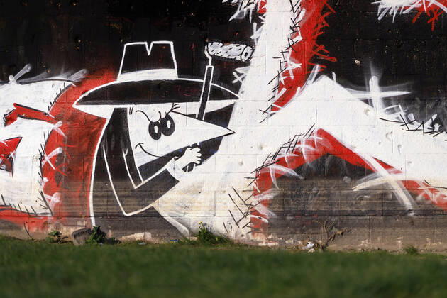 A grafitti with agents of the comic strip Spy Spy at a bridge in Deutz Cologne, 01 05 2020 Foto:xC.xHardtx xFuturexImage