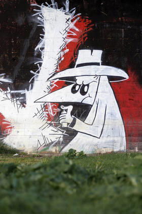 A grafitti with agents of the comic strip Spy Spy at a bridge in Deutz Cologne, 01 05 2020 Foto:xC.xHardtx xFuturexImage
