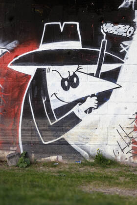 A grafitti with agents of the comic strip Spy Spy at a bridge in Deutz Cologne, 01 05 2020 Foto:xC.xHardtx xFuturexImage