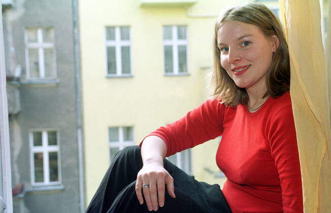 27 Portrait Judith Holofernes, Berlin singer, voc, songwriter, lyricist, songwriter, composer, musician, comic artist, at the window, pop, songs, chanson, scene, cabaret, young artist, now singer of Wir sind Helden Berlin Germany, Germany Copyright: xPOP-EYE Morlokx 00022817_00022817