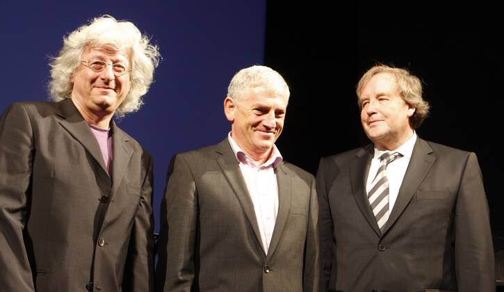 77 Reward of the KLEIST PRIZE 2009, Peter Esterhazy, Arnold Stadler, Prof Guenter Blamberger, in the Berliner Ensemble, writer, essayist, translator, award ceremony, BE, Berlin Germany, Germany Copyright: xPOP-EYE Gabschx 00205958_00205958