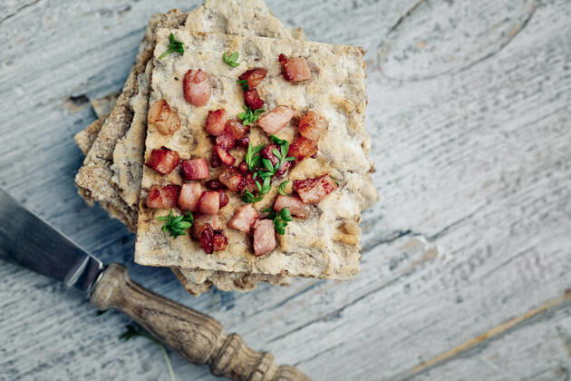 crispbread,bacon cubes lqs-ktm