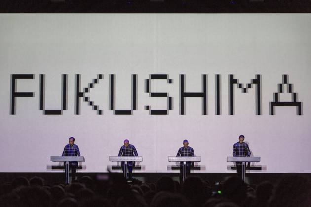 19 Concert Kraftwerk Audio Operator Ralf H tter, Audio Operator Fritz Hilpert, Audio Operator Henning Schmitz, Video Operator Falk Grieffenhagen on the first evening of their 3D concert series The Catalogue 1 2 3 4 Copyright: xPOP-EYEx xBenxKriemannx 10005957_Kraftwerk_0010