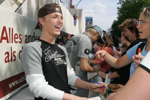 30 The band US 5, Richie, Izzy, Jay, Michael, Chris, short performance and autograph session at the topping-out ceremony of the Schlossgalerie Steglitz in Berlin, music, pop, boyband, US5, Berlin Germany, Germany Copyright: xPOP-EYE Scherfx 00079380_00079380