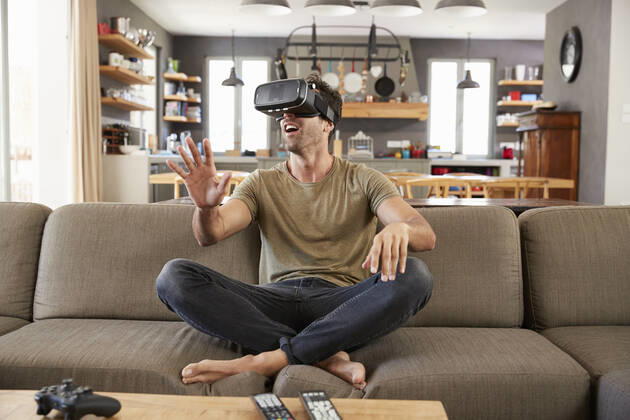 man,virtual reality,video eyewear mmq-uti,model released, Symbolfoto