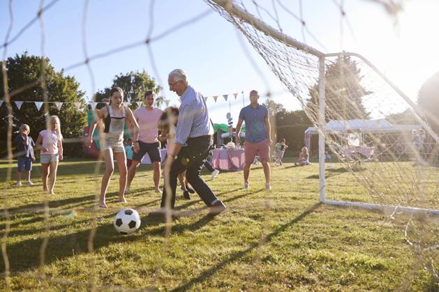soccer,playing,familiy celebration mmq-wgn,model released, Symbolfoto