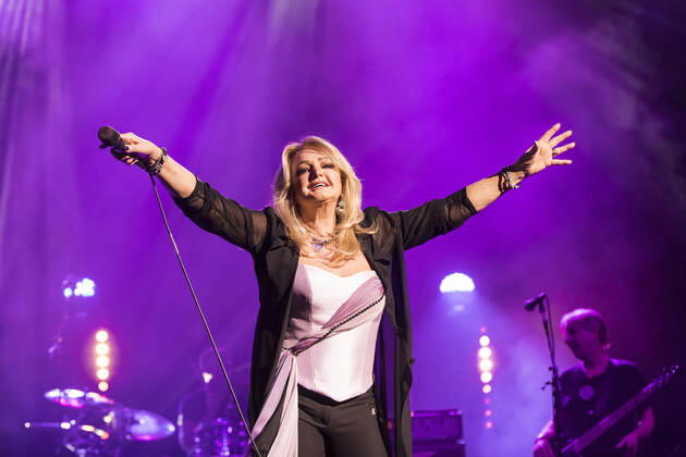 19 Bonnie Tyler, singer Bonnie Tyler on 40 Years It s A Heartache Tour live at Berlin Friedrichstadtpalast on 21 03 2018 Pop, Rock, Country, Pop Music, Rock Music Berlin Germany, Germany Copyright: xPOP-EYEx xBenxKriemannx 10092879_BonnieTyler_0240