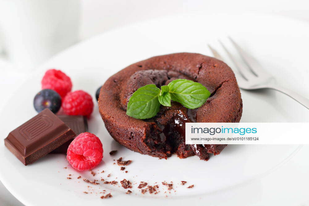 Schokoladenkuchen Fondant Au Chocolat Petit Gateau Chocolate Cake Fondant Au Chocolat Petit Gateau Vv