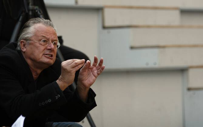 83 Frank Castorf, director gesticulating, gesticulating, Medea in the Berlin Volksbuehne, director, photo rehearsal, agora, theatre, Berlin Germany, Germany Copyright: xPOP-EYE Tuchx 00191596_00191596