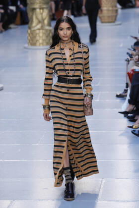 A model walking the runway during the Chloe Fall 2020 show during Paris Fashion Week - March 5, 2020 - PFW: Chloe Fall 2020, Paris France  Copyright: xSHOWbitx h_207616574
