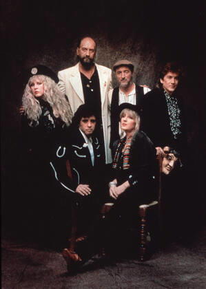 FLEETWOOD MAC. Strictly editorial use only in conjunction with the promotion of the film. Credit line mandatory. This image is copyright of the film company and is supplied under the terms of issue as film still. No commercial or book cover use permitted without prior consent from the film company.  Mandatory credit line: Image courtesy Ronald Grant Archive Mary Evans
