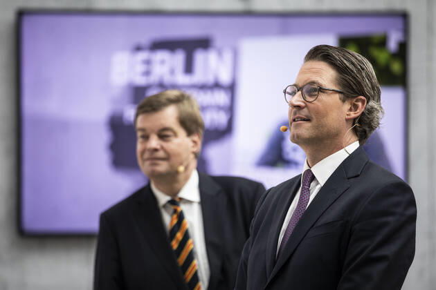 Andreas Scheuer R , Federal Minister of Transport and Digital Infrastructure, and Enak Ferlemann L , State Secretary in the Federal Ministry of Transport and Digital Infrastructure, recorded during the presentation and signing of the Rail Pact in Berlin, 30 06 2020 Berlin Germany Copyright: xFlorianxGaertner photothek.netx