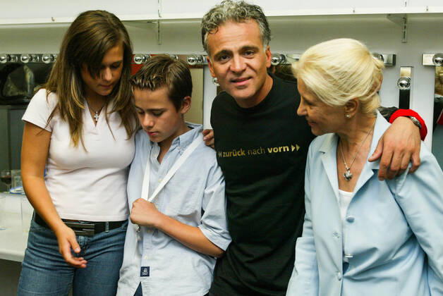 Nino de Angelo presentation Back to Front Gloria Theater by daughter Louisa Gorgoglione, son Luca Gorgoglione, the German pop singer Nino de Angelo and mother Stella Gorgoglione at the Gloria Theater for the presentation of his new CD Back to Front, Cologne North Rhine-Westphalia Germany Copyright: ZIKxImages UnitedArchives00017364 EDITORIAL USE ONLY
